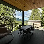 Love's Mount Holiday home
