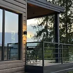 Love's Mount Holiday home *